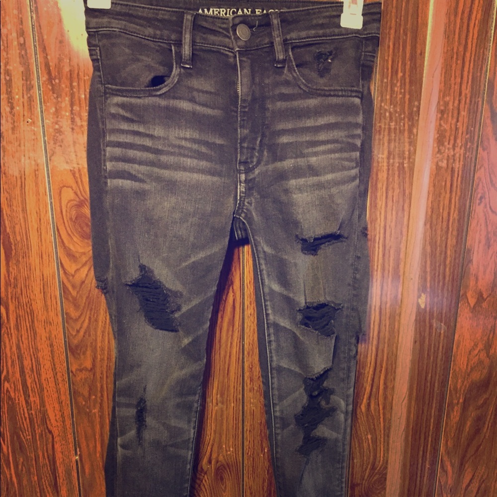 Super destroyed hi rise jeans